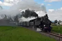 30.33 und 93.1420 sind mit SEZ 14818 unterwegs zum Oldtimer Treffen 2013 in Ernstbrunn, am 05.05.2013. Die Aufnahme entstand vor R�ckersdorf-Harmannsdorf.