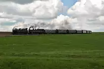 30.33 und 93.1420 mit dem SEZ 14818 kurz vor Ernstbrunn bei Naglern. Die Aufnahme enstand am 05.05.2013.