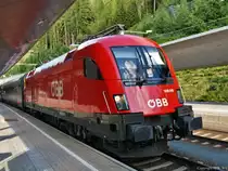 1016 013 mit einem �BB IC am 05.08.12 in St. Anton am Arlberg.