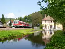 Der Enzt�ler Radexpress mit Karlsruher Kopf in der N�he des Haltepunkt Neuenb�rg.
Datum 5 Mai 2013