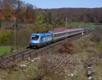 Der Kyototaurus am EC 113 am 31.Oktober 2012 500m. vor dem Bahnhof Urspring in Richtung M�nchen .