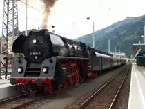 01.533 mit dem Sonderzug nach Schwarzach St.Veit kurz vor der Abfahrt in Spittal-Millst�ttersee 5.5.2013
