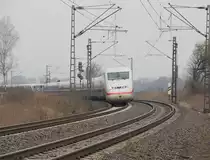 Zwei ICE 2 Einheiten als Umleiter �ber die NSS in Fahrtrichtung S�den. Aufgenommen am 29.03.2013 in Wehretal-Reichensachsen.