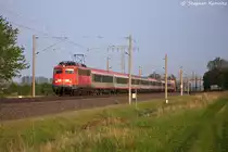 115 383-2 mit dem Kreuzfahrersonderzug DZ 2861 von Berlin-Lichtenberg nach Warnem�nde in Vietznitz. 08.05.2013