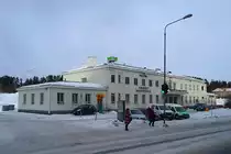 Rautatieasema Kuopio, Bahnhofsgeb�ude von der Stra�enseite, Finnland, 08.3.13