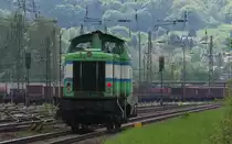 N�chster Einsatz: vermutlich Schubdienst - Rhenus 42 - 211 030-2 kam als Lz aus Richtung Saarbr�cken an geschnurrt! Vermutlich war das Ziel Ensdorf Saar, um als Schublok des Kohlependel zum Kraftwerk Weiher zu dienen. Hier kurz vor dem Bahnhof V�lklingen. Bahnstrecke 3230 Saarbr�cken - Karthaus am 07.05.2013