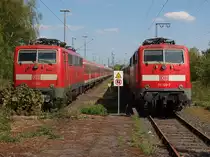 111 012 und die 111 120 w�hrend der Wochenendruhe in Emmerich. 04.05.2013.