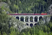 RJ534 ist am 9.05.2013 �ber den Krauselklause-Viadukt unterwegs.