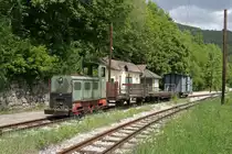V-10 der L.B.P.H. mit einen G�terzug im Lokalbahnhof Payerbach am 9.5.13