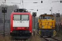 Captrain 185-CL 003 und TWE V156 standen am 24.11.12 abgestellt in D�sseldorf-Rath.