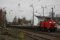 EBM Cargo 203 115 am 24.11.12 bei der Einfahrt in D�sseldorf-Rath.
Sie kam an diesem Tag bei Bauarbeiten in Rath-Mitte zum Einsatz. 