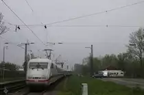 Nachschuss auf 401 073-2 beim passieren der Gleisbaustelle n�rdlich von Kenzingen. (02.05.2013)