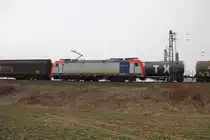 Railpool 482 042-9 f�r SETG und H-Wagen-Zug in Fahrtrichtung S�den bei Zugbegegnung mit einem nach Norden fahrenden Kesselwagenzug. Aufgenommen am 30.03.2013 zwischen Bad Sooden-Allendorf und Albungen.