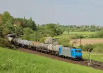 Am 10.Mai 2013 war RHC 185 523 bei Elze(Han) mit einem Kesselwagenzug auf dem Weg Richtung S�den.