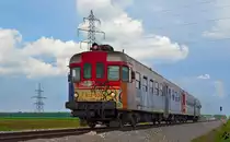 S� 813-034 f�hrt durch Cirkovce Richtung Pragersko. /8.5.2013