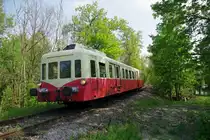 Am 5. Mai 2013 feierte der Ried-Express (CFTR) im Elsass bei Volgelsheim sein 30-j�hriges Bestehen. Zu diesem Anlass kam auch der Picasso-Triebwagen X 4039 der Les Autorails de Bourgogne et de Franche-Comt� (ABFC). Diese Triebwagen der SNCF-Baureihe X 3800 besitzen einen erh�hten F�hrerstand, um den Fahrg�sten einen ungehinderten Blick auf die Bahnstrecke zu erm�glichen.