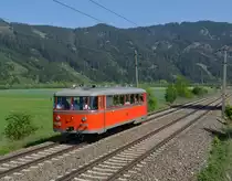 Der Uerdinger- Schienenbus VT 10.02 der GKB (Baujahr 1953) war am 09.05.2013 zu Christi Himmelfahrt als SDZ 14853 von Graz nach Knittelfeld zum  Andampfen  unterwegs. 

Ich habe den 60-J�hrigen Jubliar zwischen Preg und Fentsch-St.Lorenzen fotografiert.

