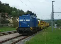 204 016-0 von PRESS steht am 11. Mai 2013 mit einem Bauzug abgestellt auf Gleis 5 im Kronacher Bahnhof.