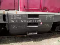 Am Tank von 211 200-1 kann man viele Infos ablesen am 11.05.13 in Darmstadt 