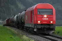 2016 051 mit G�terzug zwischen P�ls und Fohnsdorf am 10.05.2013.
