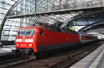 Hier 120 143-3 mit CNL1246 von M�nchen Ost nach Berlin Lichtenberg, dieser Zug stand am 1.5.2013 in Berlin Hbf.