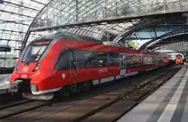 Hier 442 624 und 442 826 als RB14 (RB18911) von Nauen nach Berlin Schönefeld Flughafen, dieser Triebzugverband stand am 1.5.2013 in Berlin Hbf.