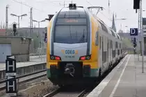 BERLIN, 26.04.2013, ET 445.105 der ODEG bei der Ausfahrt aus dem Bahnhof Berlin-Lichtenberg