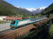 Die E 464 032 mit einem Regionalzug am 14.05.2013 unterwegs bei Gattern.