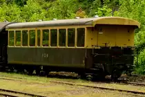 Dieser vierachsige BOB-Wagen steht in Brohl(Fr�her Berner-Oberland-Bahn/ Brohl-Oberland-Bahn ;-D)f�r Fahrten in die Eifelh�hen. 9.5.2013