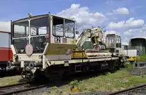 10.06.2011 Darmstadt-Kranichstein ; Vielzweck-Gleisbaumaschine, F�hrerstandseite