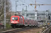 03.05.2013 ,die RE 1 verl��t die Berliner  Gro�baustelle der DB AG - Ostkreuz, nun ist es amtlich auch hier wird man sp�ter fertig, 2018 statt 2016.Aufgenommen von S-Bahnsteig Rummelsburg