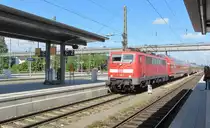 111 200 mit dem RE 79011 (M�nchen Hbf - Salzburg Hbf) bei der Einfahrt in Rosenheim.(18.5.2013)