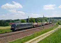 185 573 ist am 18.05.2013 durch die
Ortschaft Katzbach gefahren