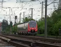 KM 01.4  in Radebeul Zitzschewig , es passiert gerade 442 814  als RE Saxonia aus Leipzig kommend.  18.05.2013  14:19 Uhr