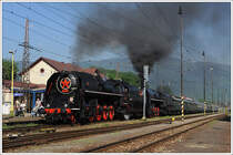 475.179 aus Děč�n (CZ)und 475.196 aus Vr�tky (SK) im Zuge einer Tschechien-Slowakei Rundfahrt am 10.5.2013 von Vr�tky nach Cerven� Skala unterwegs, abfahrbereit in Vr�tky.