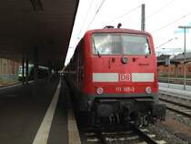 Hier h�ngt 111 105 kalt am Ende eines SE der Linie 20 in Limmburg(Lahn) am 20.05.13. Am anderen Ende h�ngt eine 143er. Am linken Bildrand ist noch ein Vectus LINT 41 zu erkennen.