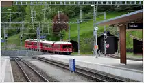 R1841 aus Davos Glaris erreicht Filisur. Wegen baubedingter Sperre der Linie Davos Glaris bis Klosters vom 02.4.-28.06.2013 pendelt ein dreiteiliger Pendel
zwischen Filisur und Davos Glaris.(21.05.2013)

