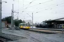 Stuttgart SSB SL 3; Ein Zug bestehend aus einem Beiwagen Typ 82.3 und einem GT4 verl�sst am 1. Juli 1980 den Bahnhof M�hringen.