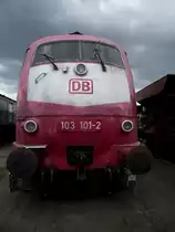 103 101-2 steht am 11.05.13 in Darmstadt 