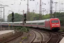 101 124-6 mit IC 2213 nach Stuttgart bei der Einfahrt in Essen Hbf. 20.5.2013
