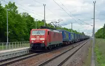 189 020 zog am 20.05.13 einen Zug des kombinierten Verkehrs durch Burgkemnitz Richtung Bitterfeld.