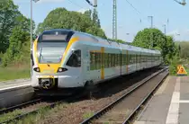 Hier f�hrt Eurobahn ET 7.04 als RE 13 nach Hamm am 9.5.13 in Viersen ein.