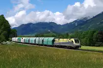 Aufgrund einer Sperre der Pyhrnbahn an Pfingsten wurden die G�terz�ge �ber die Ges�usebahn umgeleitet. Auf dem Bild zu sehen ist der LOGS-GAG 61032 (Steyrling - Voest Alpine Linz) mit DISPO/CSV 182 582 als Zuglok kurz vor Admont, im Hintergrund sieht man die Wallfahrtskirche Frauenberg. Die Aufnahme entstand am 20.05.13