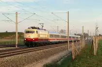 103 245 mit IC 2201 vor Haspelmoor (18.04.2013)