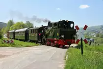 MME Fahrtag - 90 Jahre  BIEBERLIES  - 19.05.2013  --  Am Bahn�bergang kurz hinter H�inghausen Richung Seissenschmidt  --  Weitere Fotos siehe auch in meinem http://www.Schmalspuralbum.de/ unter  Nordrhein-Westfalen > M�rkische Museums-Eisenbahn (MME) - Sauerl�nder Kleinbahn > ... 