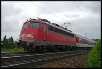 110 491-8 fuhr mit einem Pilgerzug durch Mannheim-Friedrichsfeld. (22.05.2013)