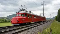 Der rote Pfeil  Churchill  RAe 4/8  1021 f�hrt gem�tlich in Richtung Frick am Sonntag, dem 26.5.2013. Wo mag die Reise wohl hingehen ? Eiken AG 
