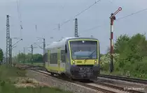 VT 650.725 agilis ist am 07.05.13 bei Eggolsheim Richtung Forchheim unterwegs.
