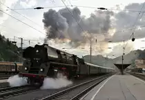 Am 5.Mai 2013 verlie� 01 1533 der �GEG mit ihrem Sonderzug den Bahnhof Schwarzach St. Veit in Richtung Salzburg.