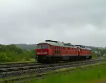 232 673 und 232 347 fahren am 27.05.13 Durch Weischlitz Richtung Plauen/V.